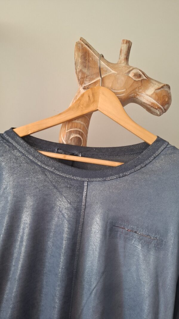 Sweat bleu jean irisé – Image 4