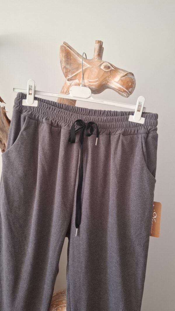 Pantalon gris Naomie – Image 4