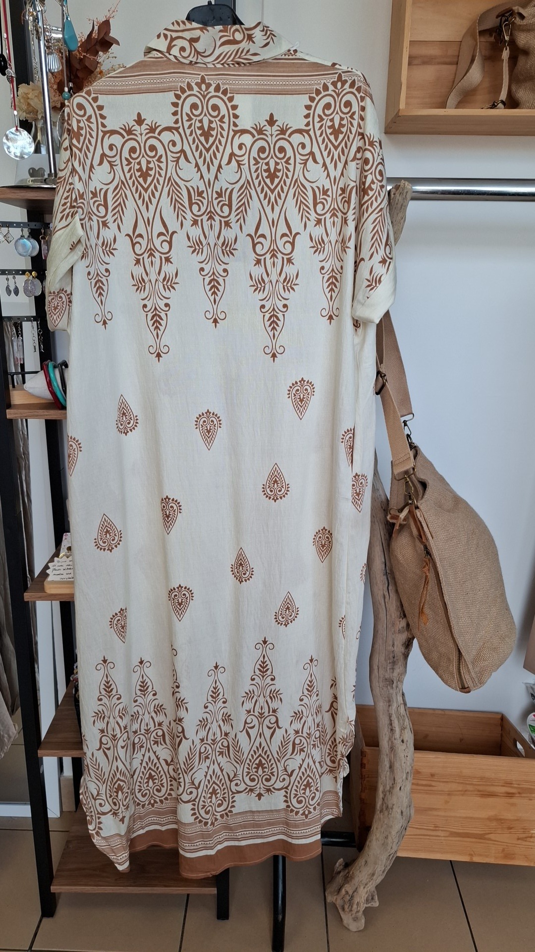 Robe bohème moda impression crème et blanche – Image 9