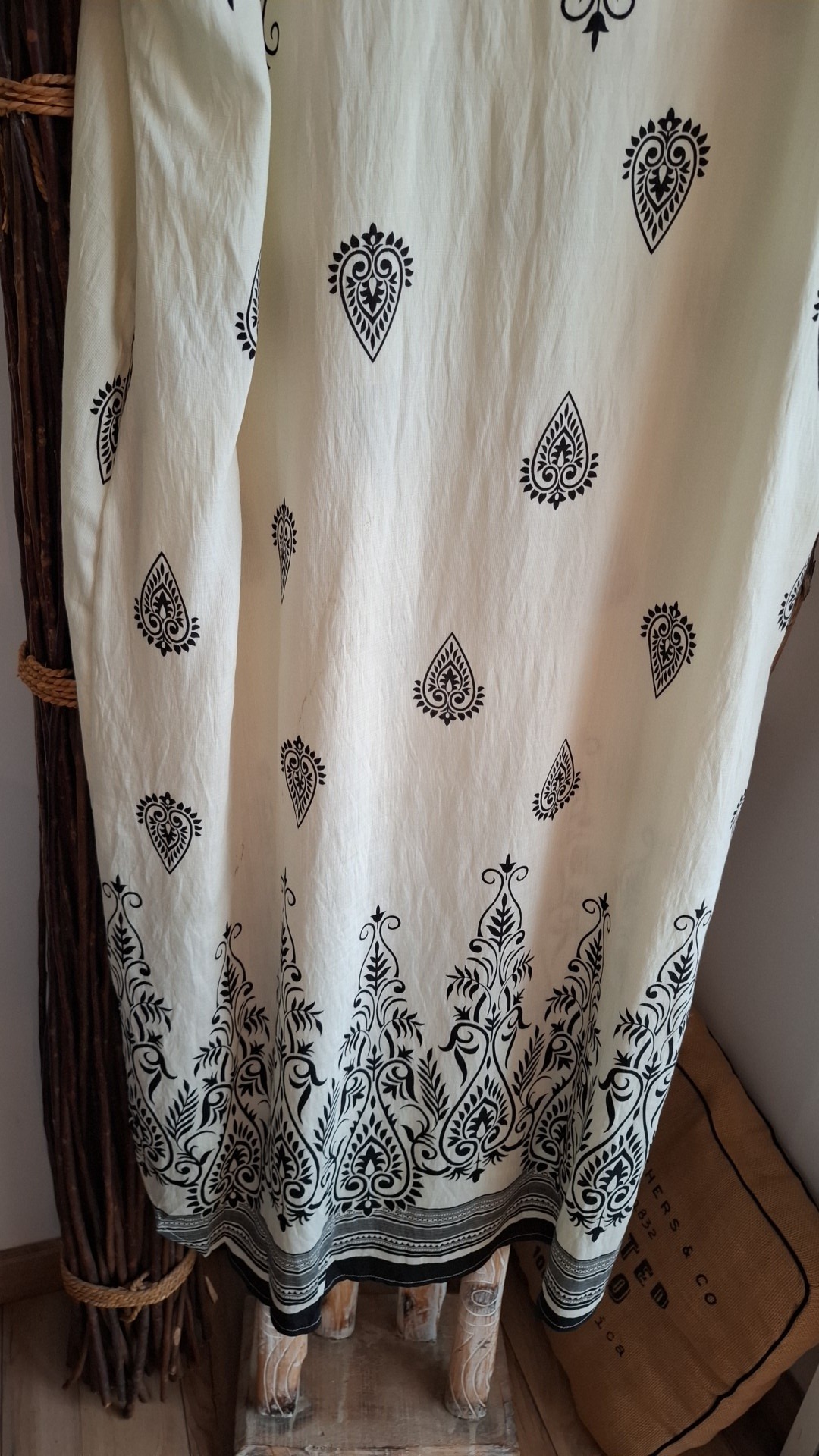 Robe bohème moda impression noire et blanche – Image 5