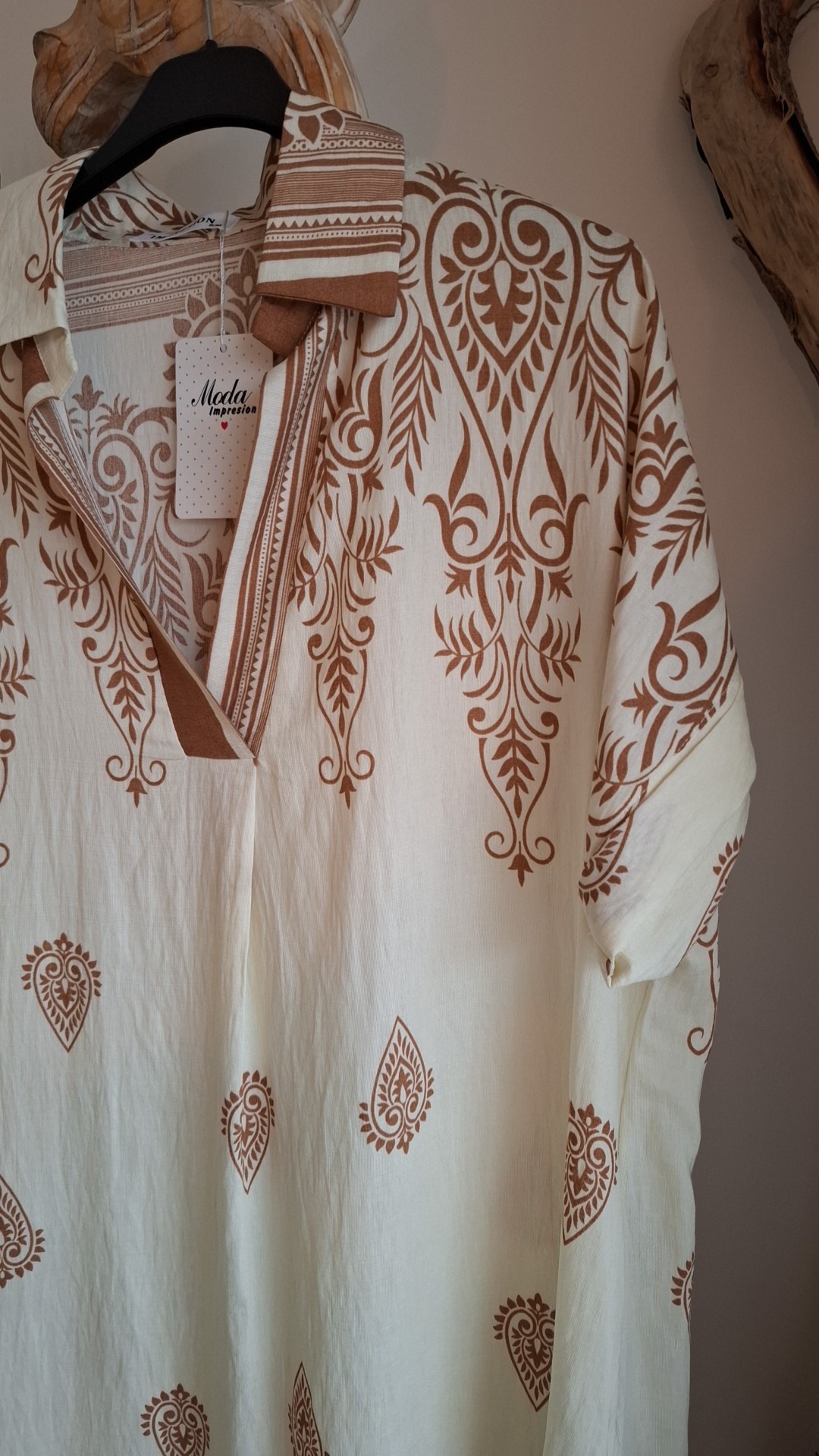 Robe bohème moda impression crème et blanche – Image 4