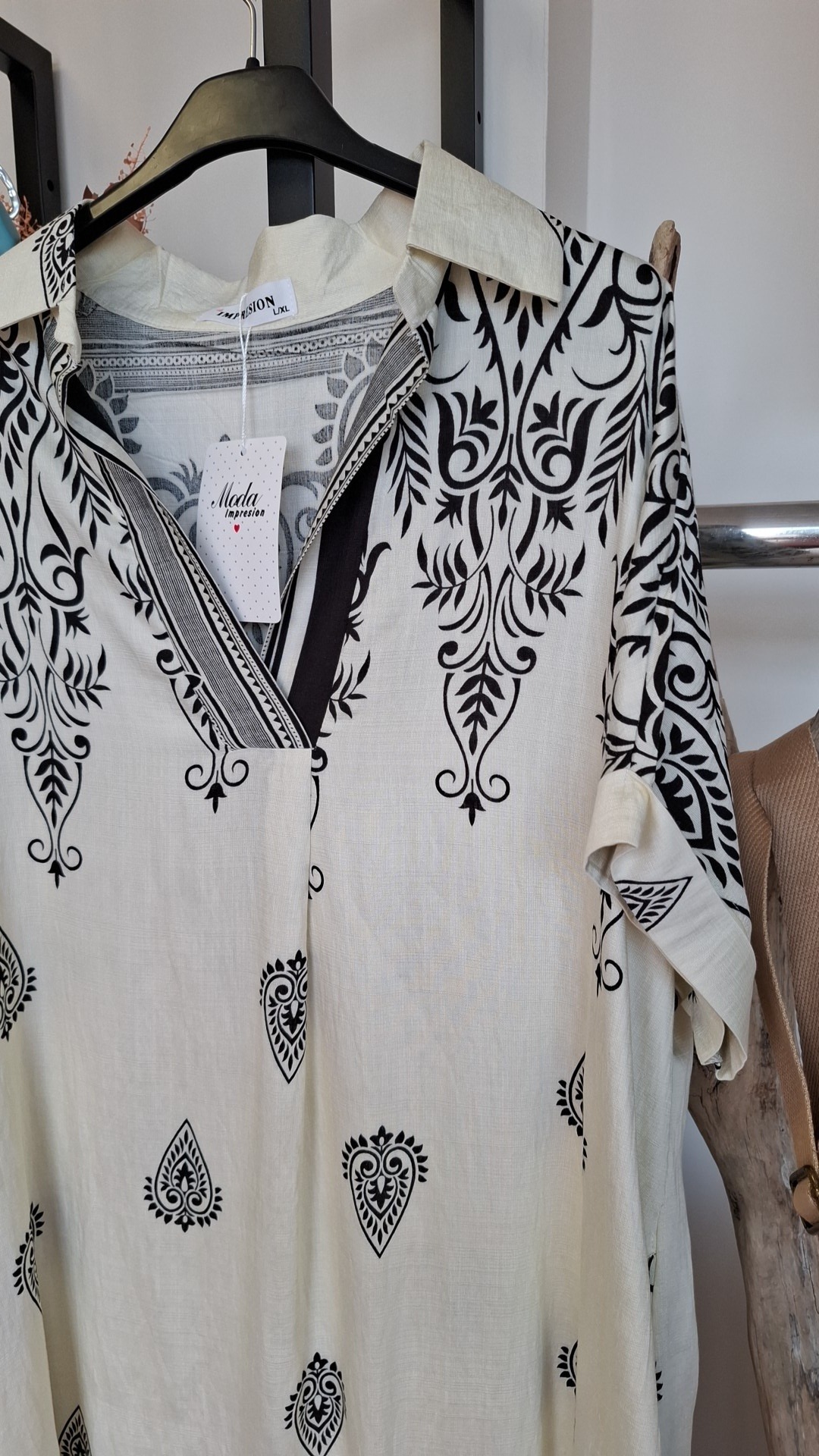 Robe bohème moda impression noire et blanche – Image 3