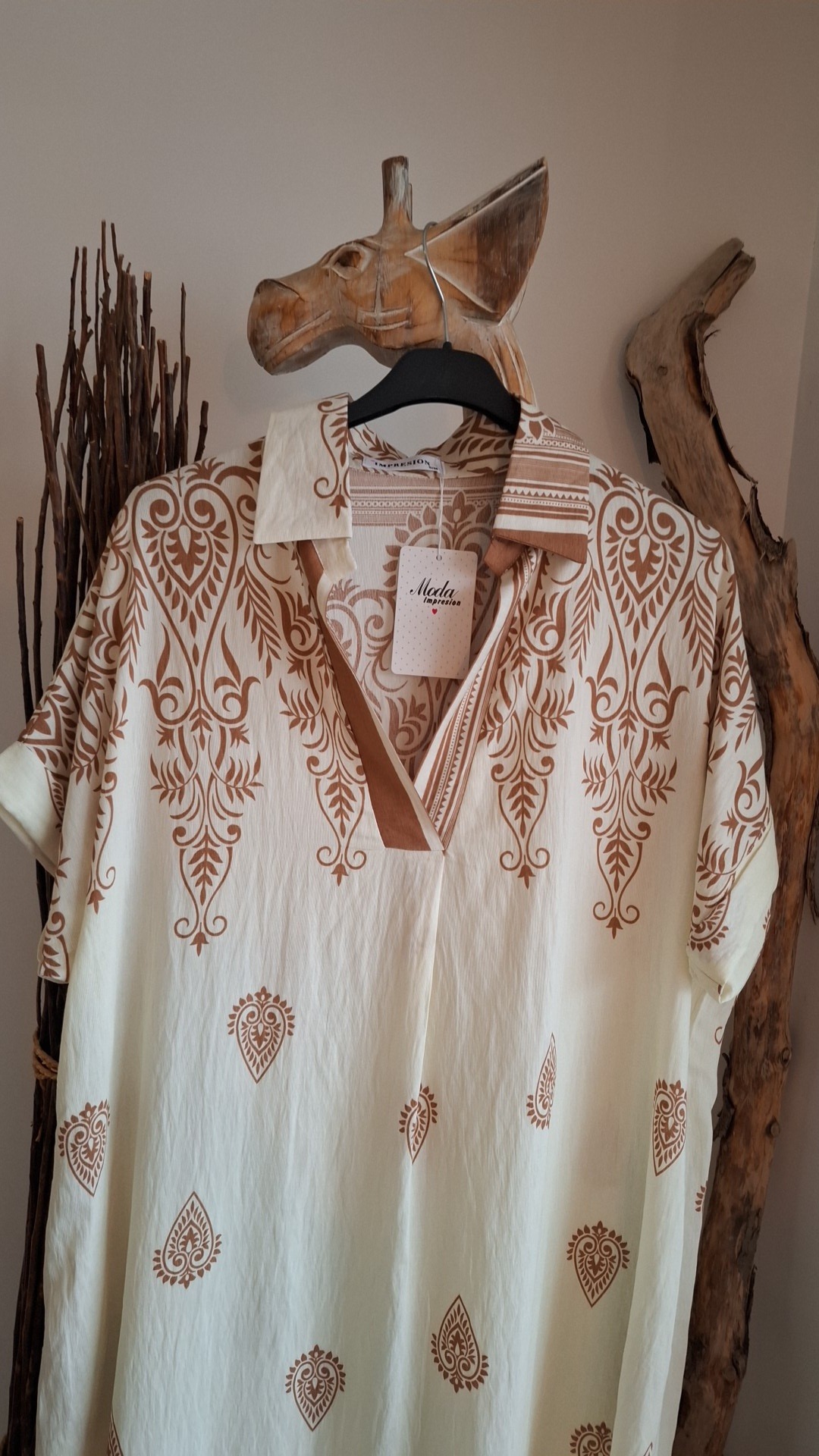 Robe bohème moda impression crème et blanche – Image 6