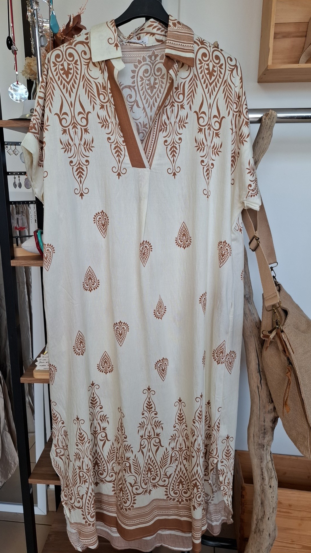 Robe bohème moda impression crème et blanche – Image 7