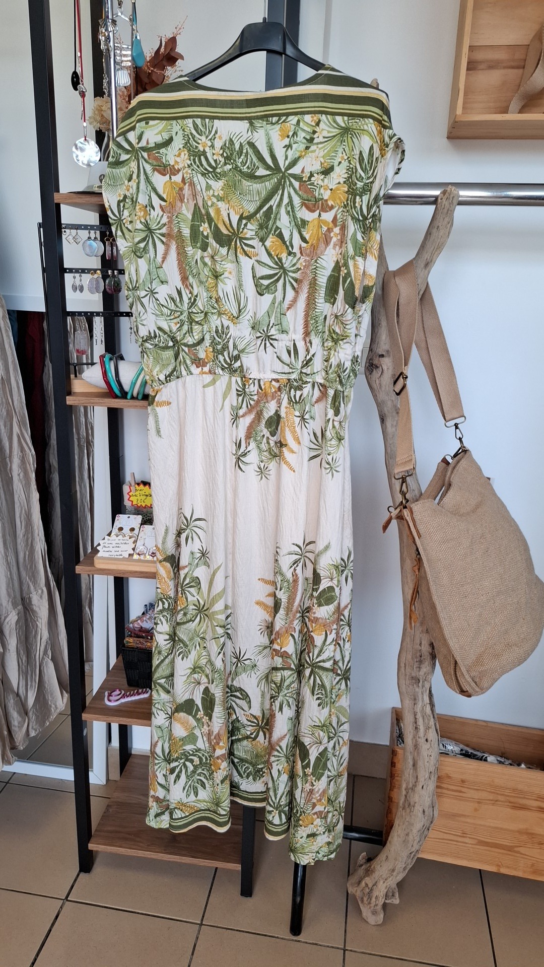 Robe longue exotique verte – Image 3